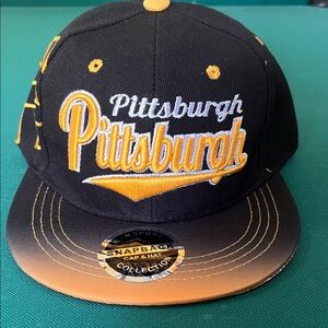 Pittsburgh Script Embroidered Snapback Hat - Black & Gold